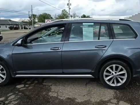 Used 2019 Volkswagen Golf Alltrack SE AWD/4WD image 3