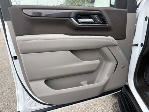 New 2026 GMC Yukon XL Elevation w/ Elevation Premium Package image 21