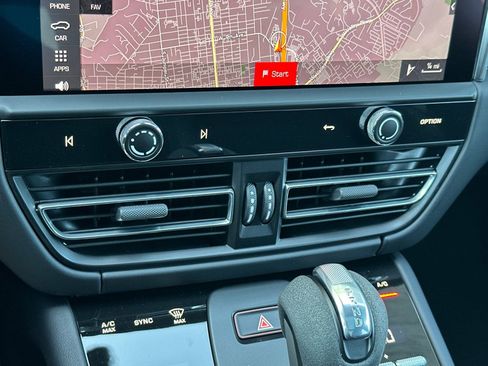 Used 2025 Porsche Macan GTS image 23