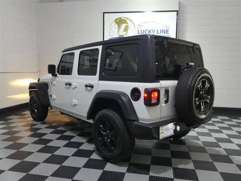 Used 2022 Jeep Wrangler Unlimited Sport AWD/4WD image 11