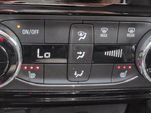 Used 2025 Chevrolet Trax ACTIV w/ Driver Confidence Package FWD image 21