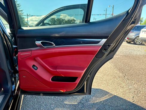 Used 2016 Porsche Panamera image 13
