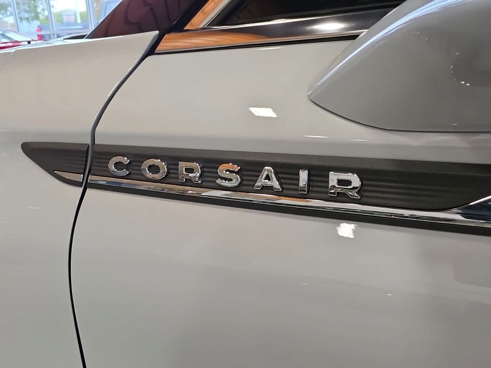 Used 2025 Lincoln Corsair AWD image 17