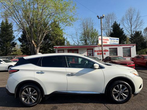 Used 2017 Nissan Murano S image 4