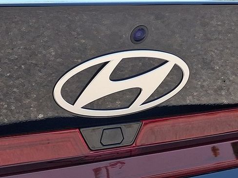 Used 2024 Hyundai Elantra SEL FWD image 29