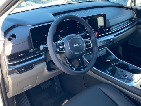 New 2026 Kia Carnival FWD image 12