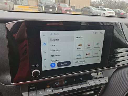 Used 2025 Toyota Camry SE image 21