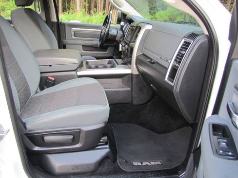Used 2017 RAM 3500 Big Horn AWD/4WD image 20