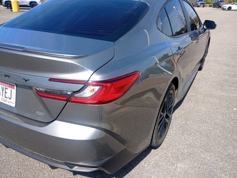 Used 2025 Toyota Camry SE w/ Convenience Package FWD image 5