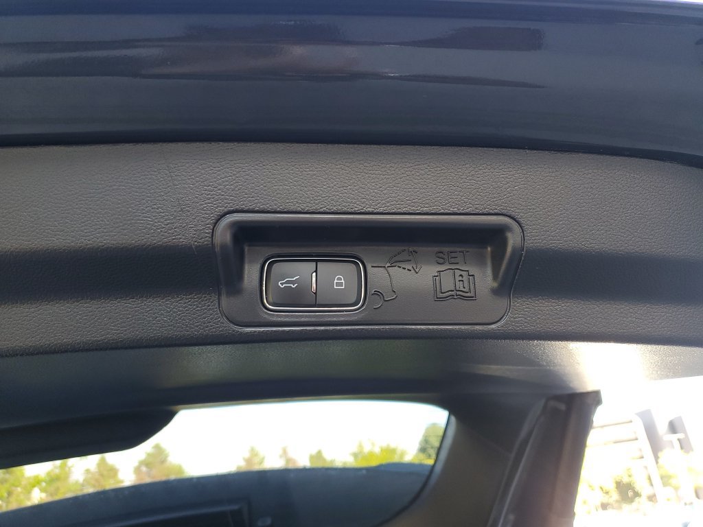 Used 2022 Ford Explorer XLT RWD image 9
