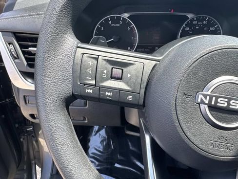 Used 2024 Nissan Rogue SV AWD/4WD image 27