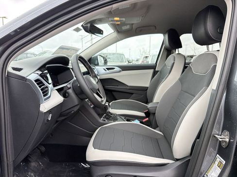 New 2026 Volkswagen Taos SE FWD image 11