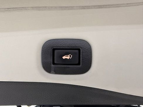 Used 2019 Nissan Rogue SL image 35