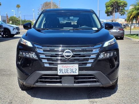 Used 2024 Nissan Rogue SV AWD/4WD image 2