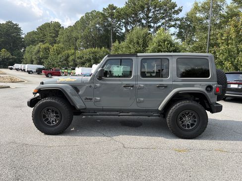 Used 2023 Jeep Wrangler Unlimited Sport w/ Xtreme 35 Tire Package AWD/4WD image 4