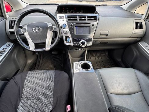 Used 2014 Toyota Prius V Five FWD image 16