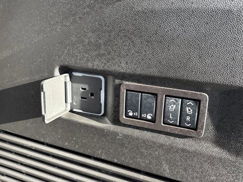 Used 2024 Chevrolet Tahoe RST w/ Luxury Package image 8