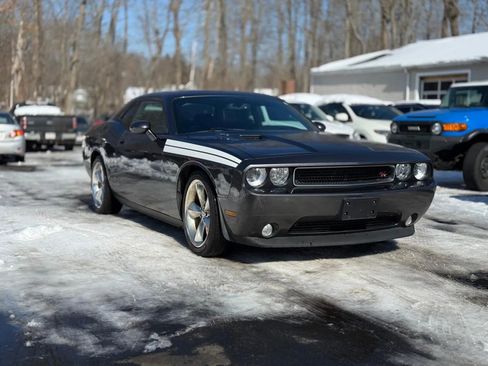 Used 2014 Dodge Challenger R/T image 3