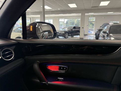 Used 2018 Bentley Bentayga Activity AWD/4WD image 29