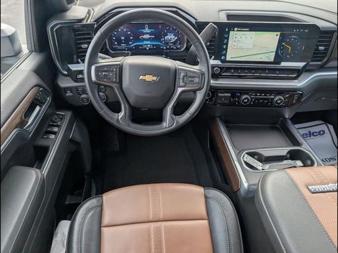 Used 2025 Chevrolet Silverado 2500 High Country w/ High Country Premium Package AWD/4WD image 10