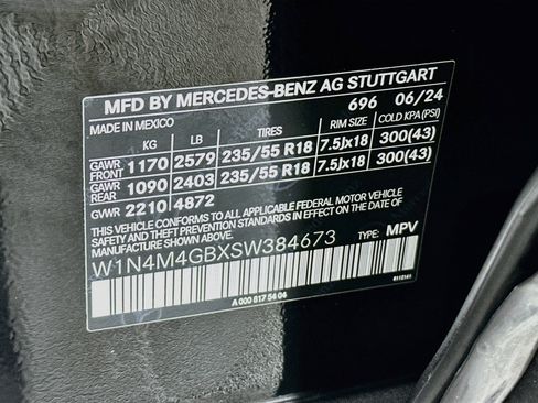 Used 2025 Mercedes-Benz GLB 250 image 12