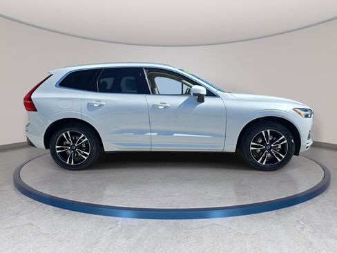 Used 2020 Volvo XC60 T5 Momentum FWD image 5