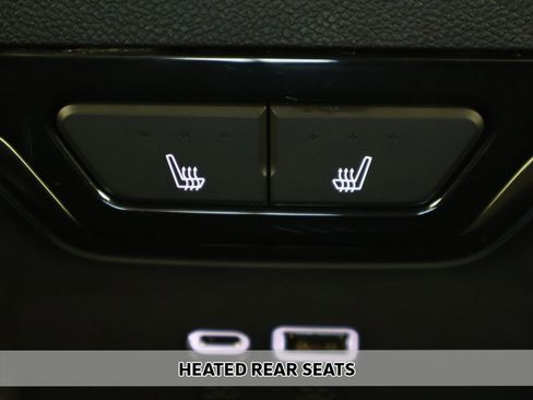 Used 2023 GMC Sierra 1500 AT4 w/ Technology Package image 10