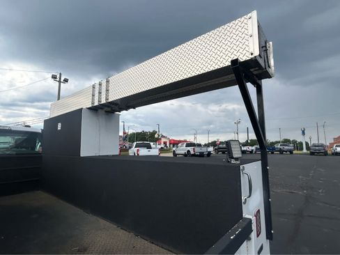 Used 2021 Ford F350 XL w/ Power Equipment Group RWD image 6