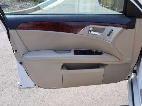 Used 2011 Toyota Avalon Limited image 21