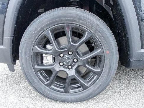 New 2026 Jeep Compass Latitude AWD/4WD image 24