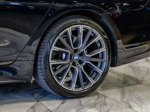 Used 2021 BMW 740i w/ M Sport Package RWD image 89