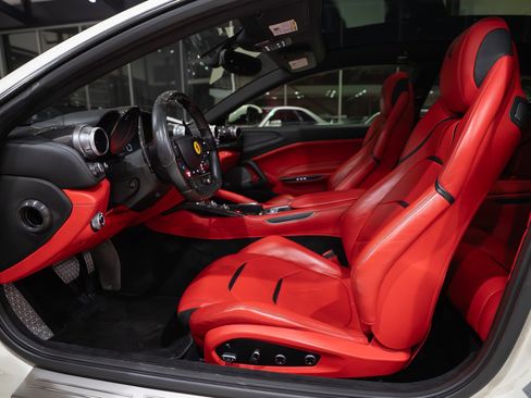 Used 2018 Ferrari GTC4Lusso T image 20