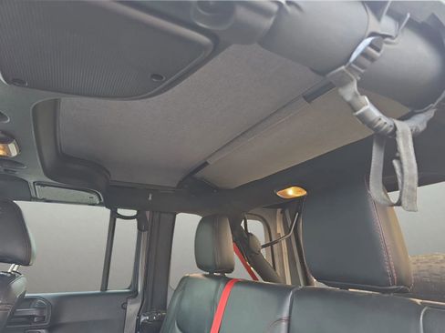 Used 2017 Jeep Wrangler Unlimited Rubicon AWD/4WD image 18