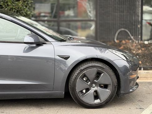 Used 2021 Tesla Model 3 Standard Range Plus image 23