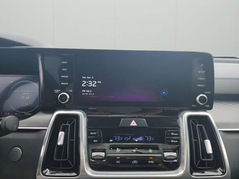 Used 2023 Kia Sorento SX image 18