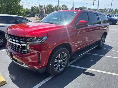 Used 2024 Chevrolet Suburban LT w/ LT Signature Plus Package AWD/4WD image 4