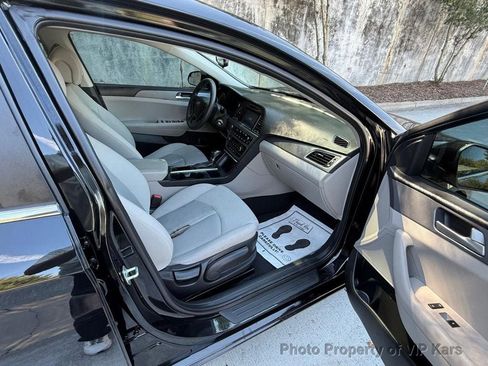 Used 2017 Hyundai Sonata SE image 8
