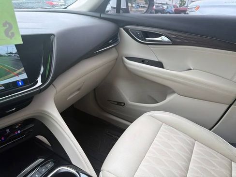 Used 2023 Buick Envision Avenir AWD/4WD image 18