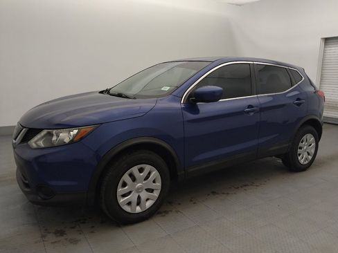 Used 2019 Nissan Rogue Sport S image 2
