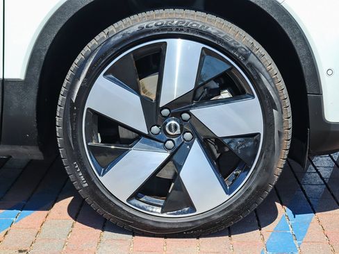 Used 2023 Volvo C40 P8 Recharge Plus w/ Climate Package AWD/4WD image 11