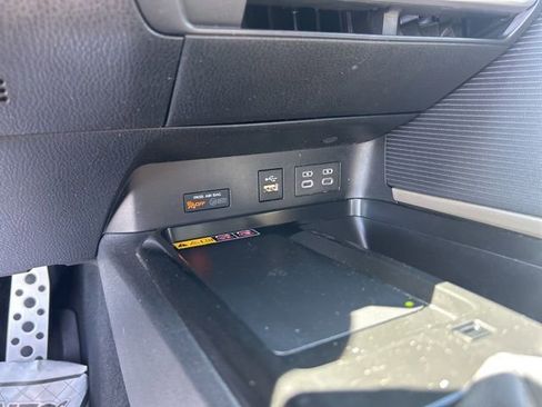 Used 2025 Toyota Camry SE FWD image 23