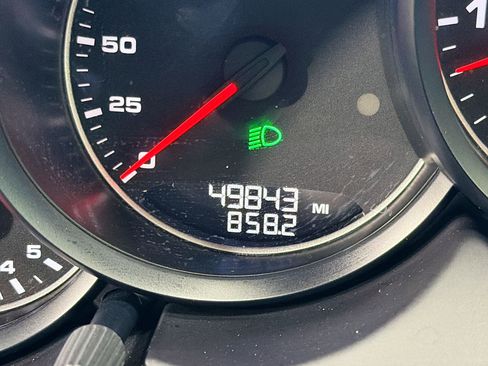 Used 2018 Porsche Cayenne image 41