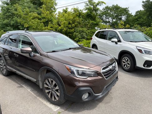 Used 2019 Subaru Outback 2.5i Touring AWD/4WD image 5