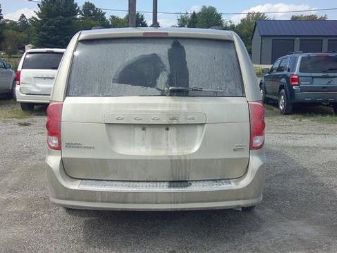 Used 2016 Dodge Grand Caravan SXT image 8