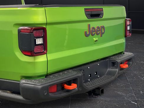 Certified 2025 Jeep Gladiator Mojave AWD/4WD image 42
