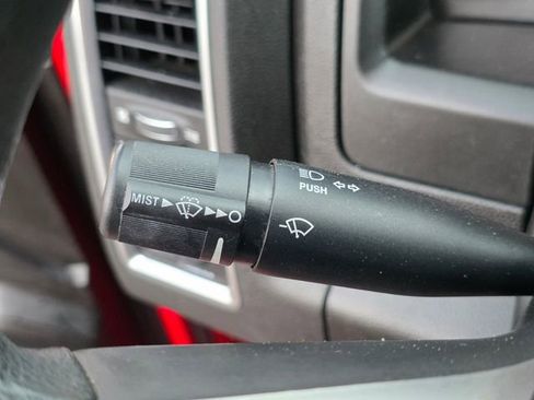 Used 2022 RAM 1500 Classic SLT image 39