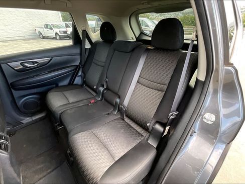 Used 2017 Nissan Rogue SV FWD image 29