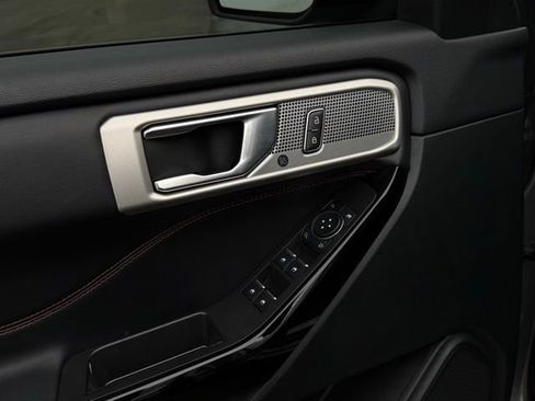 Certified 2024 Ford Explorer ST-Line w/ Class IV Trailer Tow Package image 15