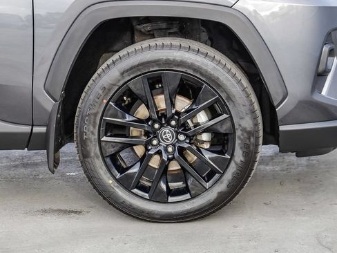 Used 2022 Toyota RAV4 XLE Premium AWD/4WD image 11