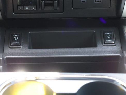 Used 2024 Nissan Titan SV w/ SV Utility Package image 22